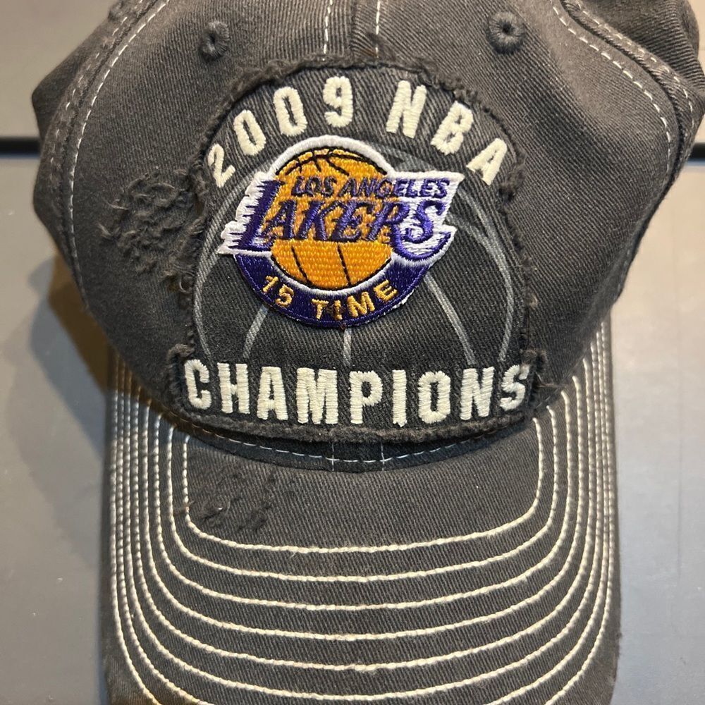 Vintage Los Angeles Lakers 2009 championship distressed flex fit hat